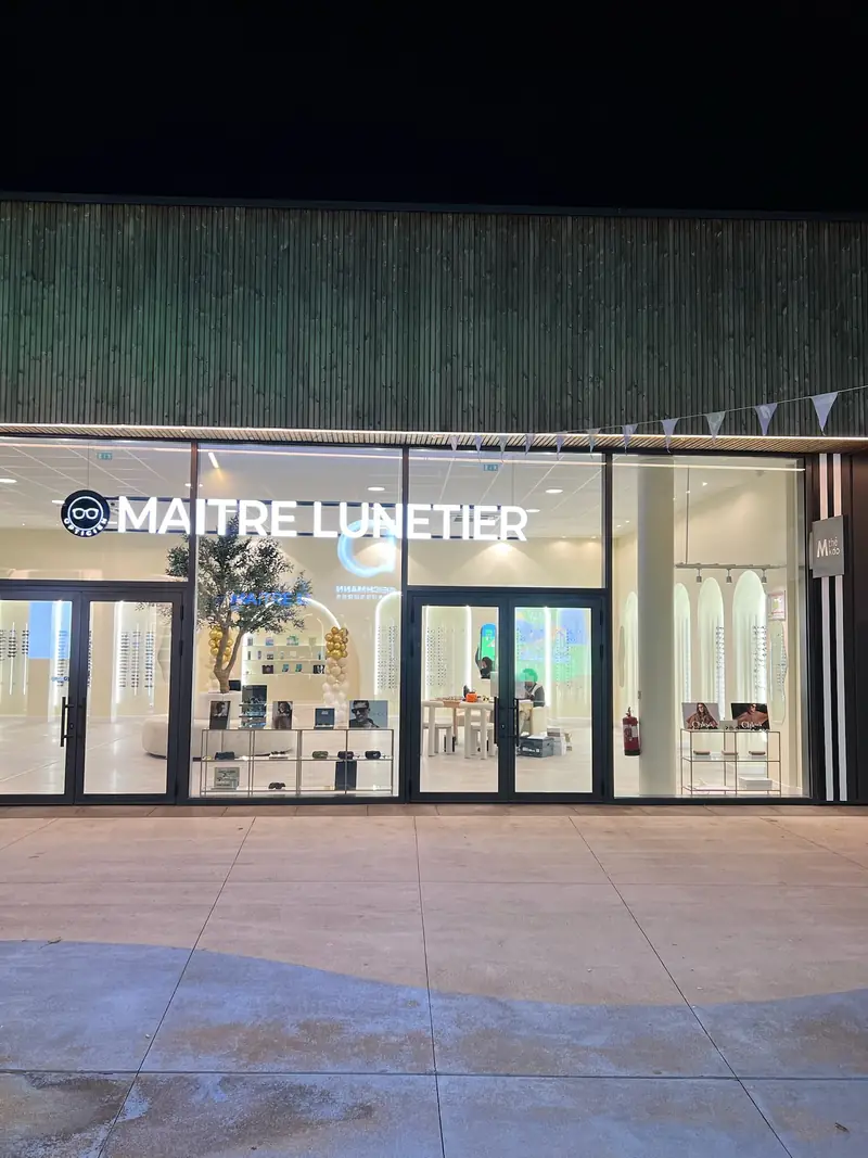 Façade de la boutique Maître Lunetier Servon, centre commercial Eden
