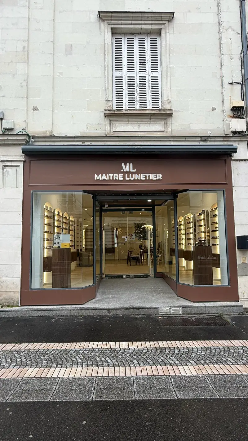 Façade de la boutique Maître Lunetier Tours, 30 rue de Bordeaux